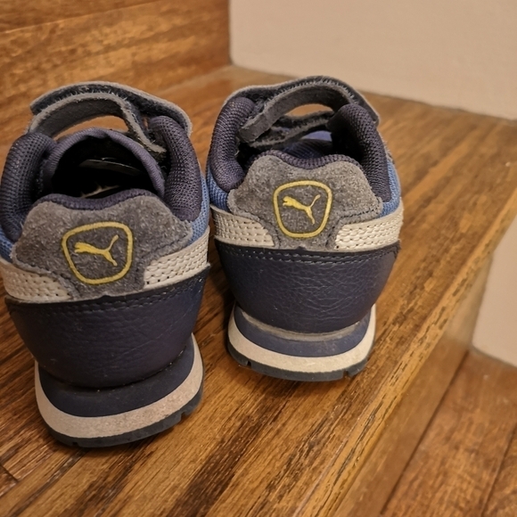 PUMA Baby Runners Size 6, 2 Pairs (Black Ones Fits Like a 5) - Picture 7 of 7